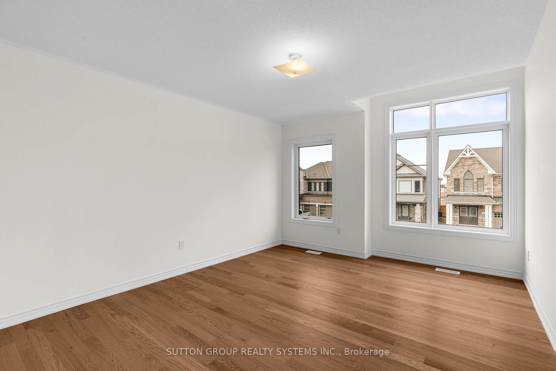 Photo 14 of 42 Rochester Drive, Barrie, Innis-Shore — HOMEH