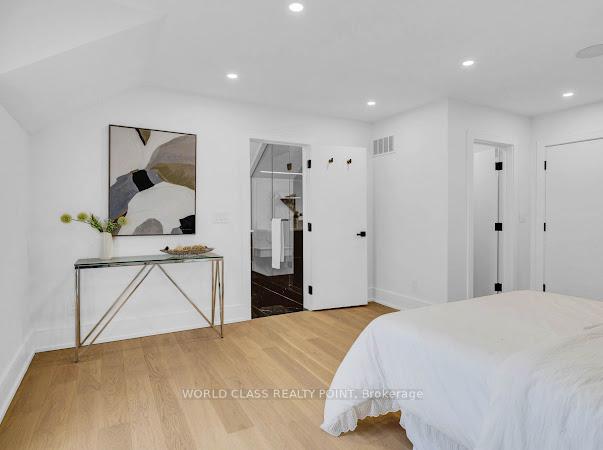 Photo 12 of 517 Glencairn Avenue, Toronto, Englemount-Lawrence — HOMEH