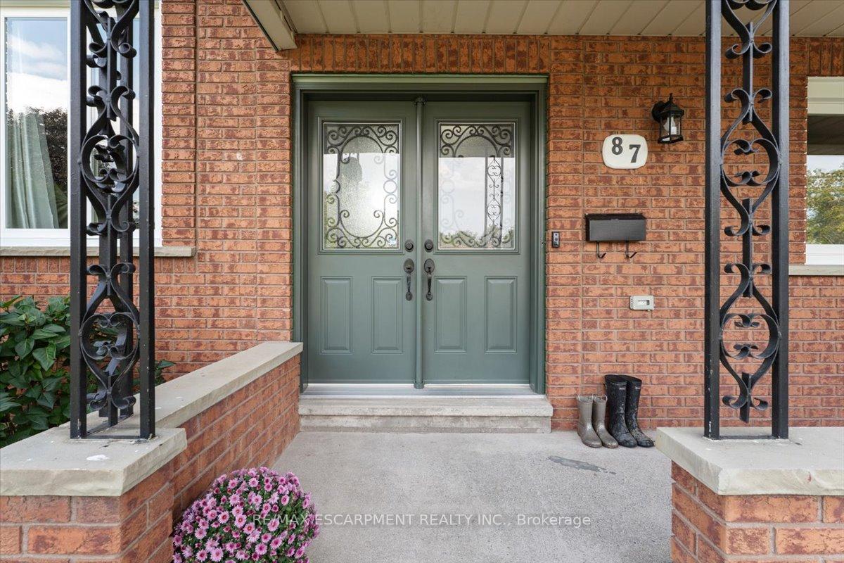 Photo 3 of 87 Loyalist Drive, Welland, Prince Charles — HOMEH