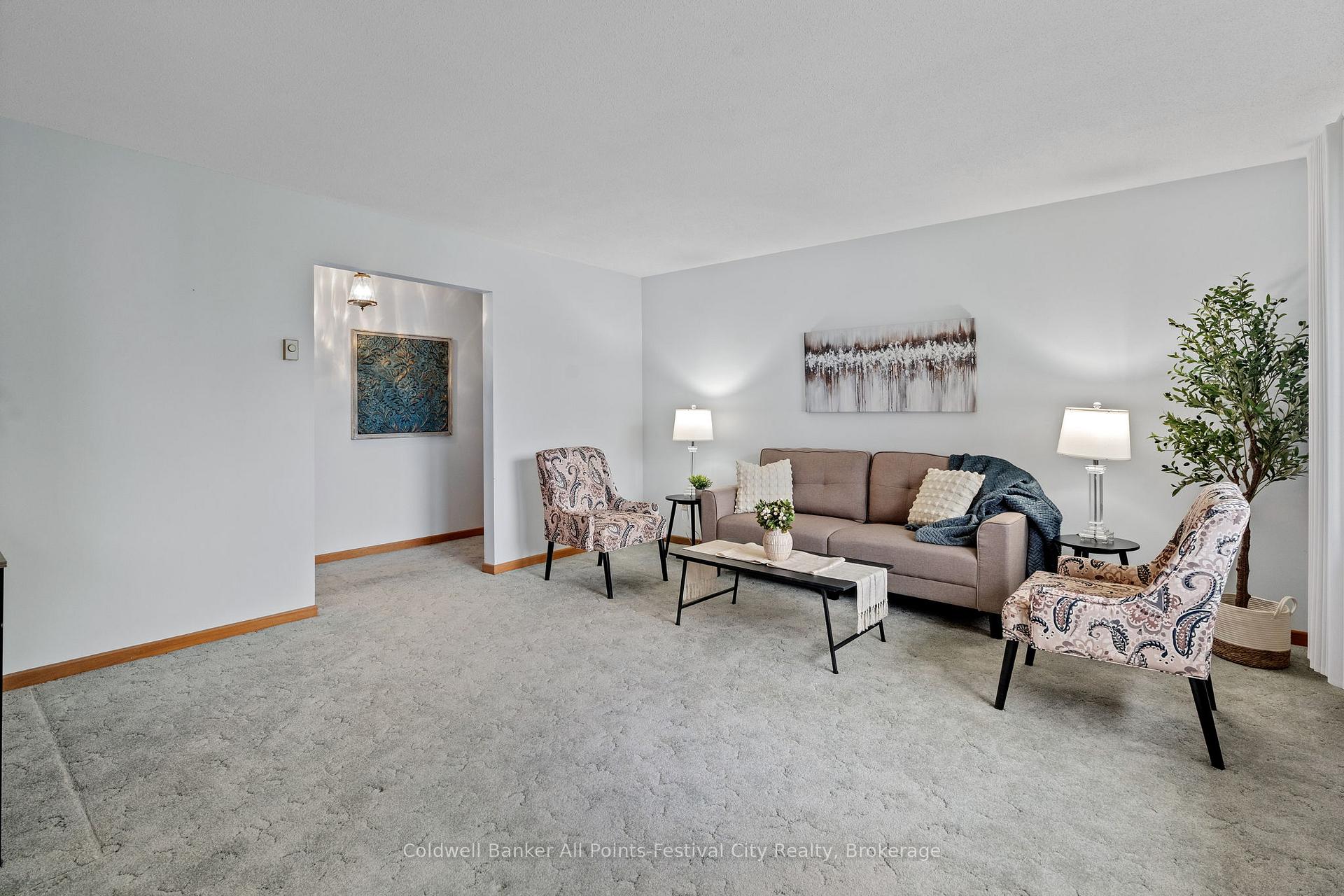 Photo 15 of 4 Suncoast Drive W, Goderich, Goderich Town — HOMEH