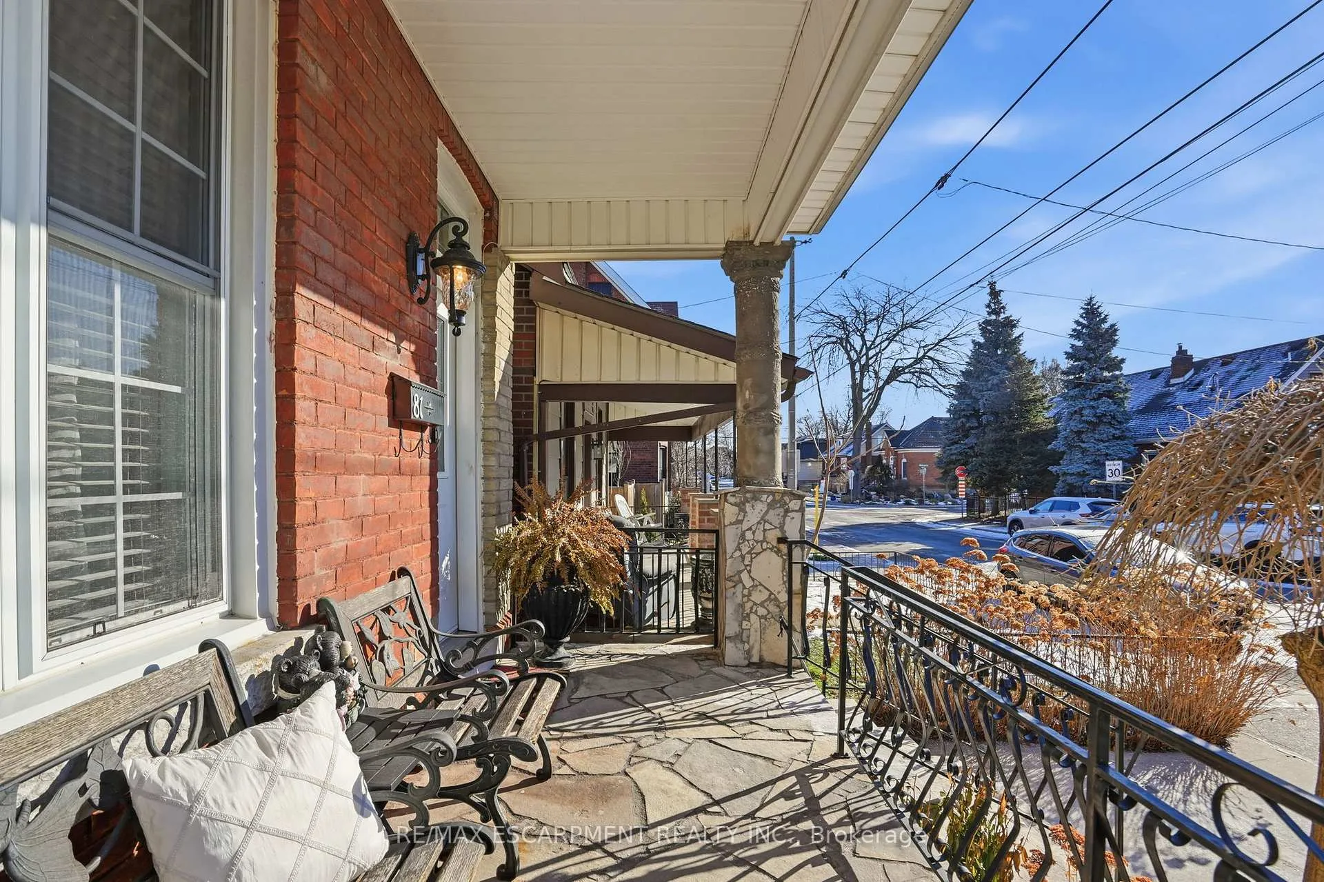 Photo 3 of 81 Simcoe Street E, Hamilton, North End — HOMEH