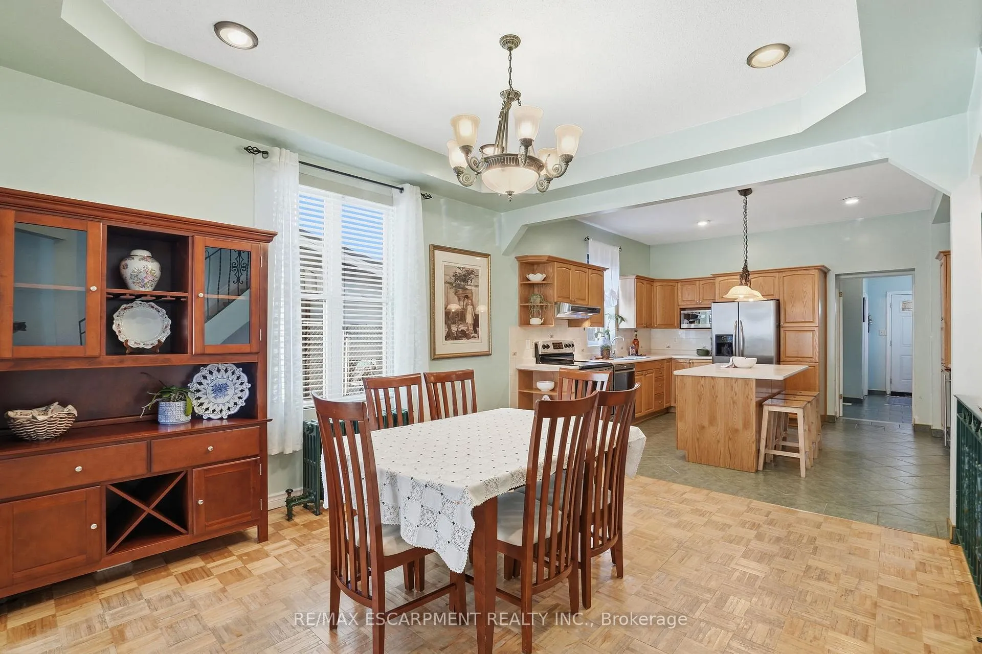 Photo 10 of 81 Simcoe Street E, Hamilton, North End — HOMEH