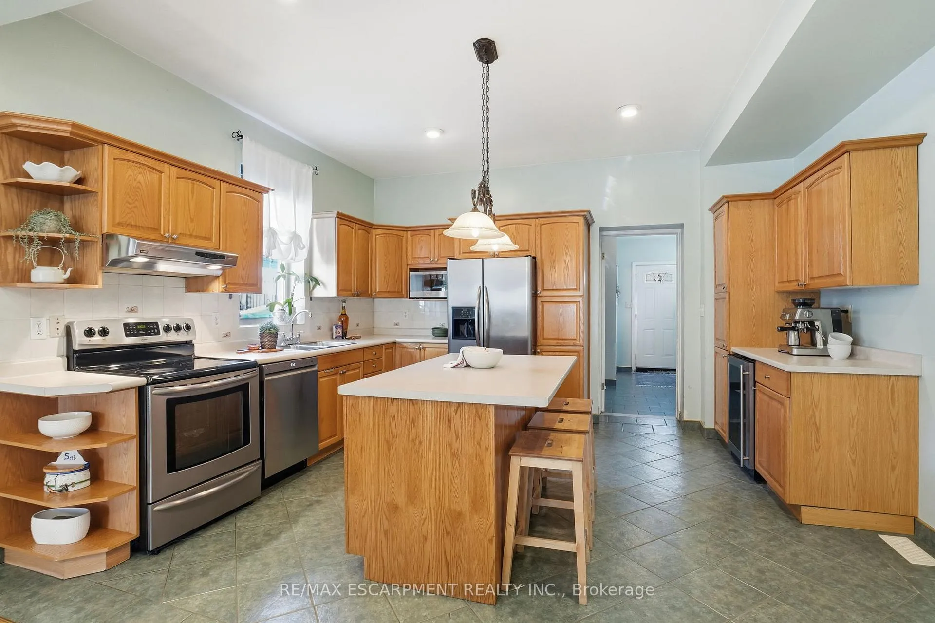 Photo 12 of 81 Simcoe Street E, Hamilton, North End — HOMEH