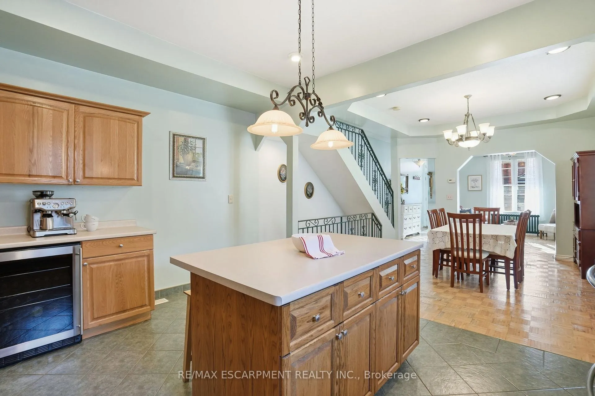 Photo 14 of 81 Simcoe Street E, Hamilton, North End — HOMEH