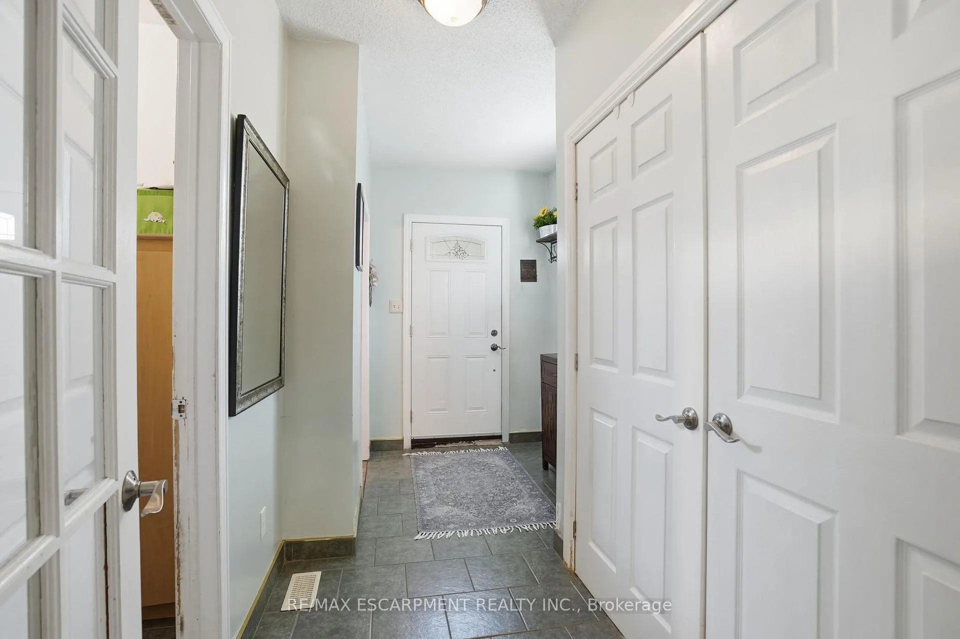 Photo 16 of 81 Simcoe Street E, Hamilton, North End — HOMEH