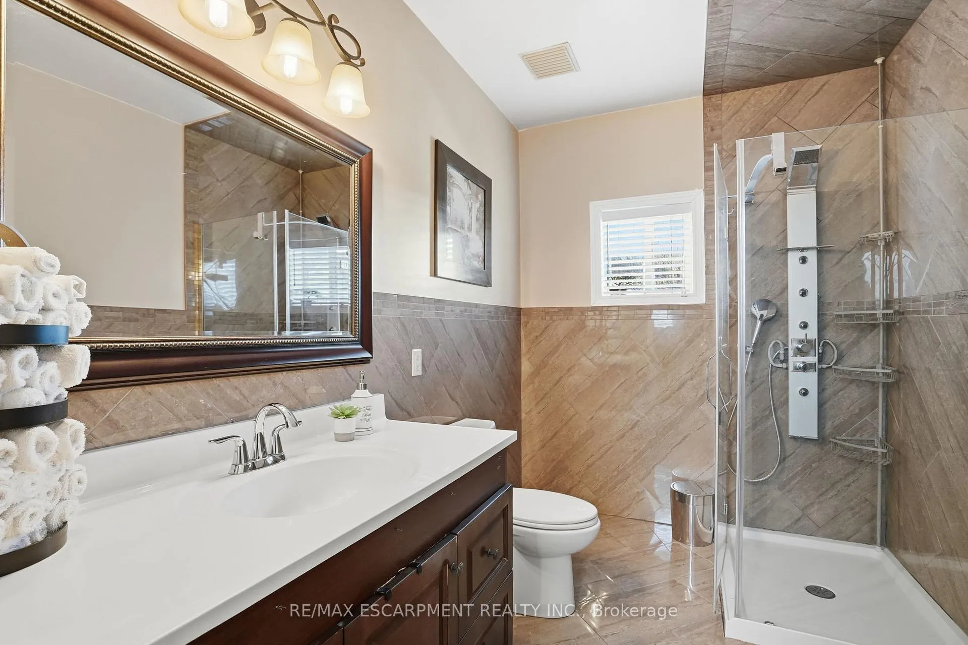 Photo 18 of 81 Simcoe Street E, Hamilton, North End — HOMEH