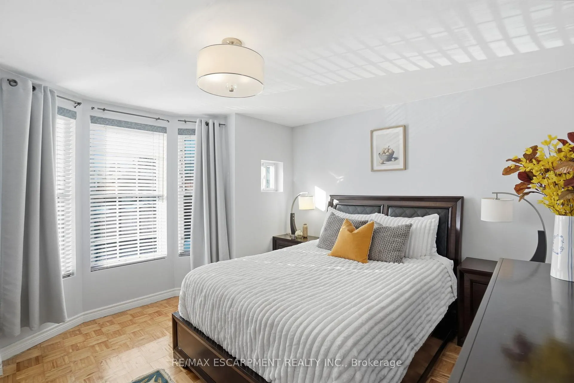 Photo 21 of 81 Simcoe Street E, Hamilton, North End — HOMEH