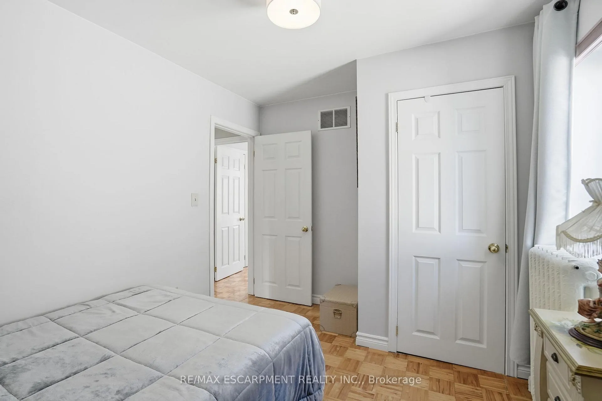 Photo 25 of 81 Simcoe Street E, Hamilton, North End — HOMEH