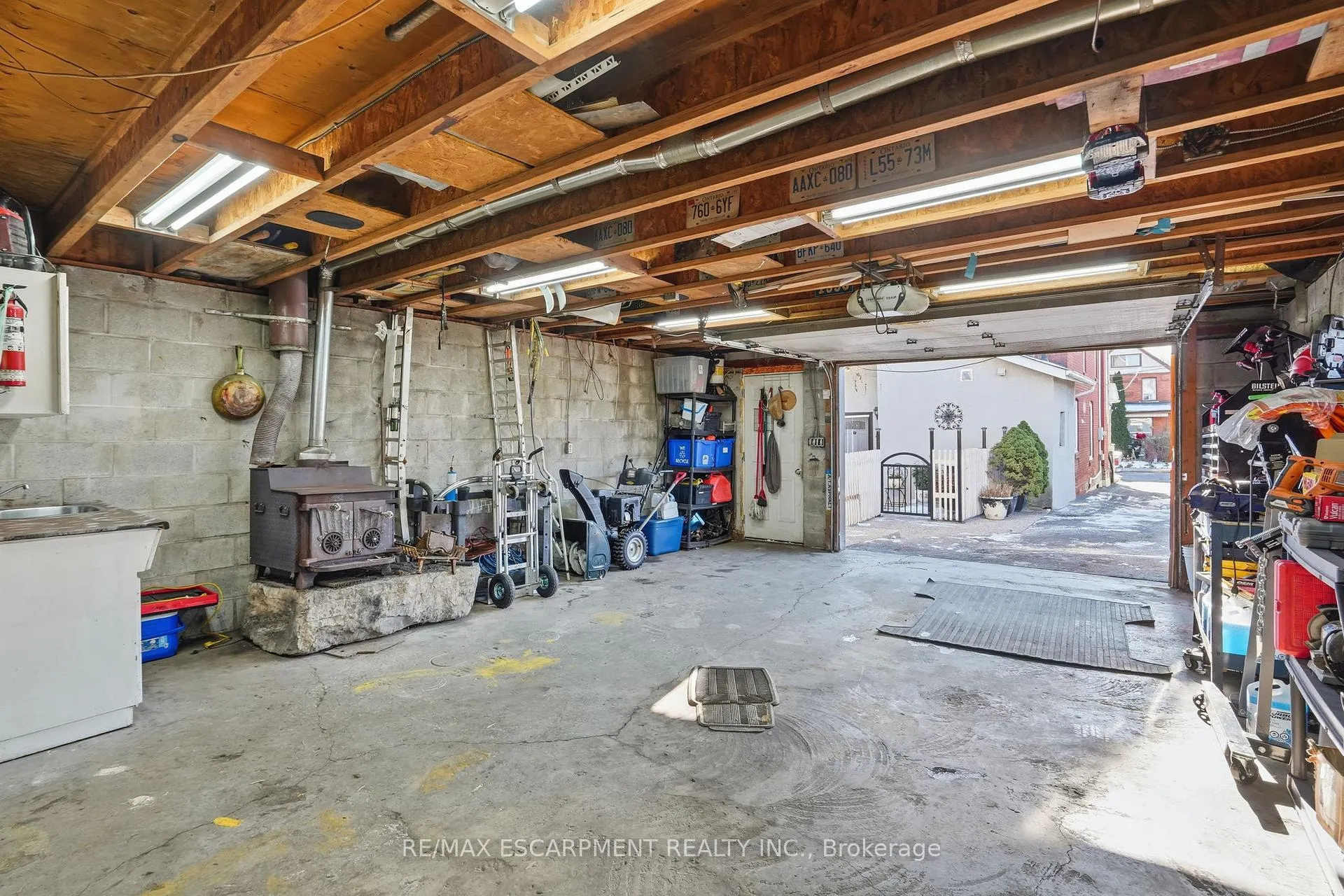 Photo 41 of 81 Simcoe Street E, Hamilton, North End — HOMEH