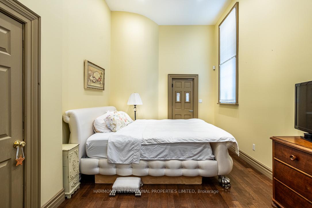 Photo 5 of 7788 Yonge Street, Vaughan, Uplands — HOMEH