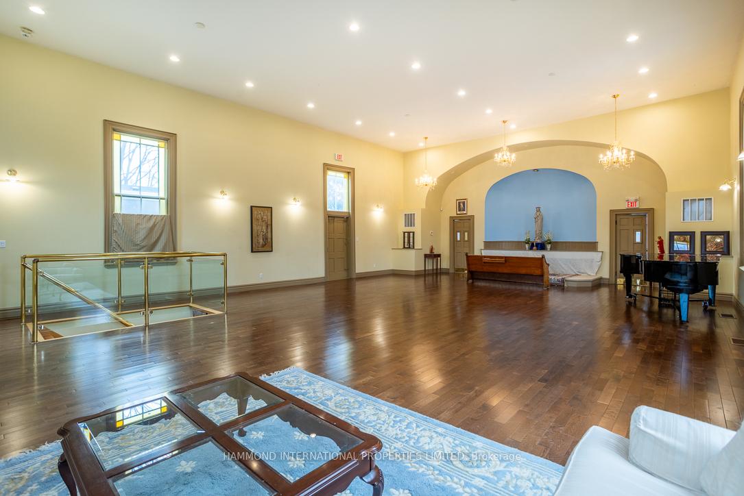 Photo 7 of 7788 Yonge Street, Vaughan, Uplands — HOMEH