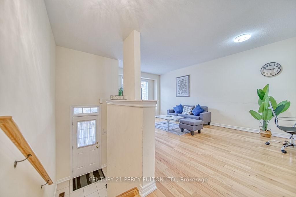 Photo 4 of 142 Sea Drifter Crescent, Brampton, Bram East — HOMEH