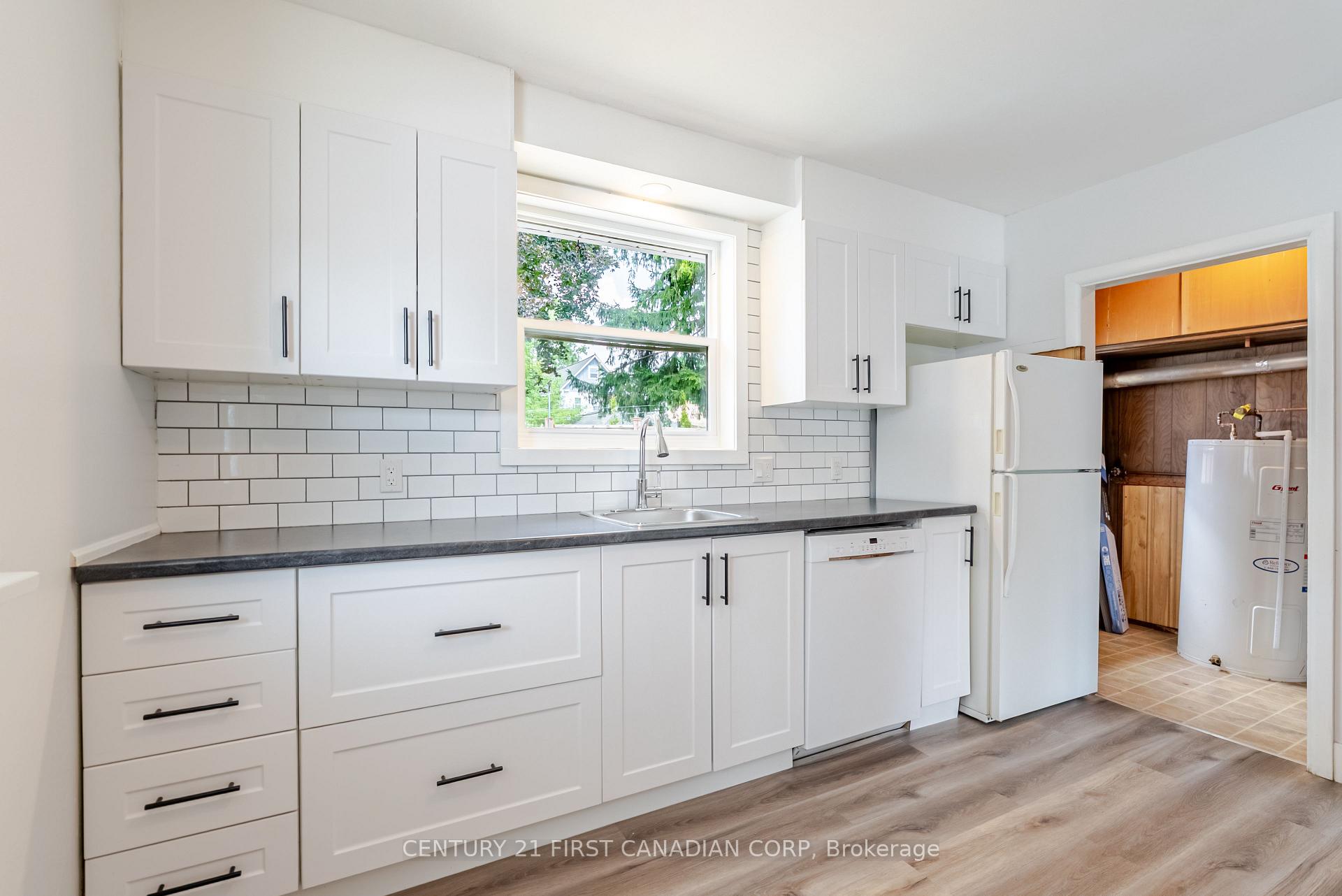 Photo 4 of 76 Myrtle Street, St. Thomas — HOMEH
