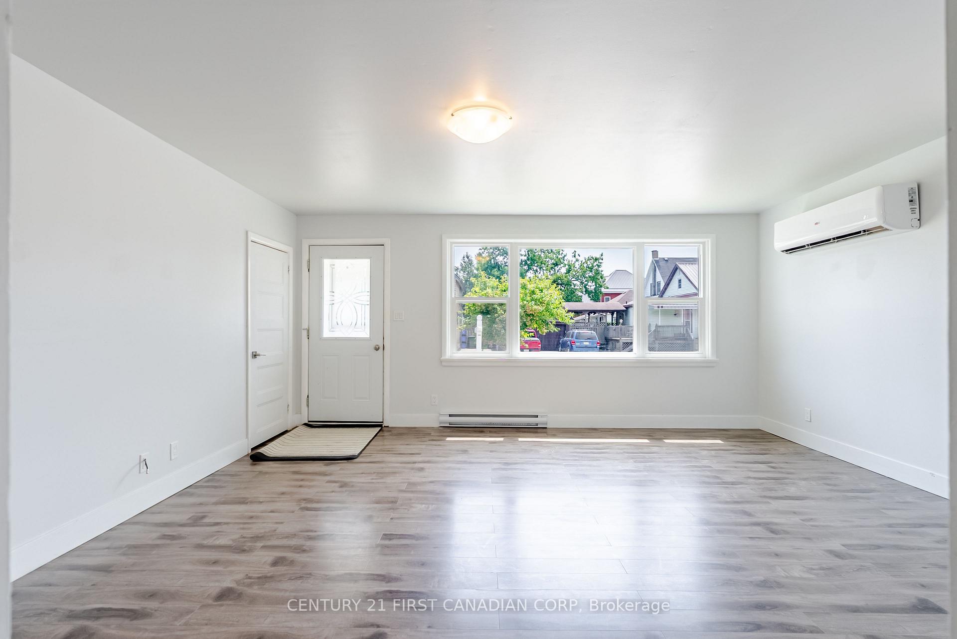 Photo 11 of 76 Myrtle Street, St. Thomas — HOMEH