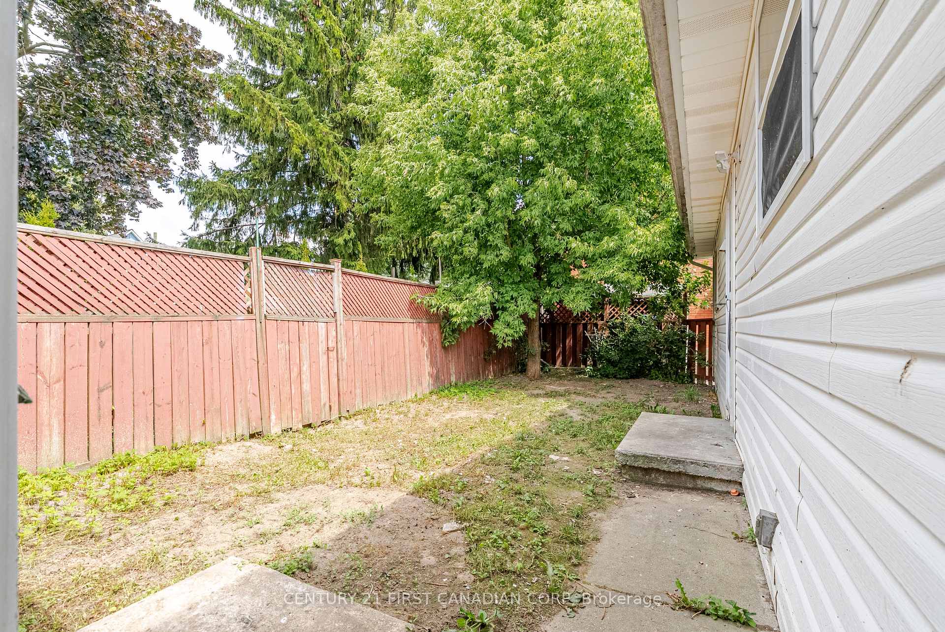 Photo 17 of 76 Myrtle Street, St. Thomas — HOMEH