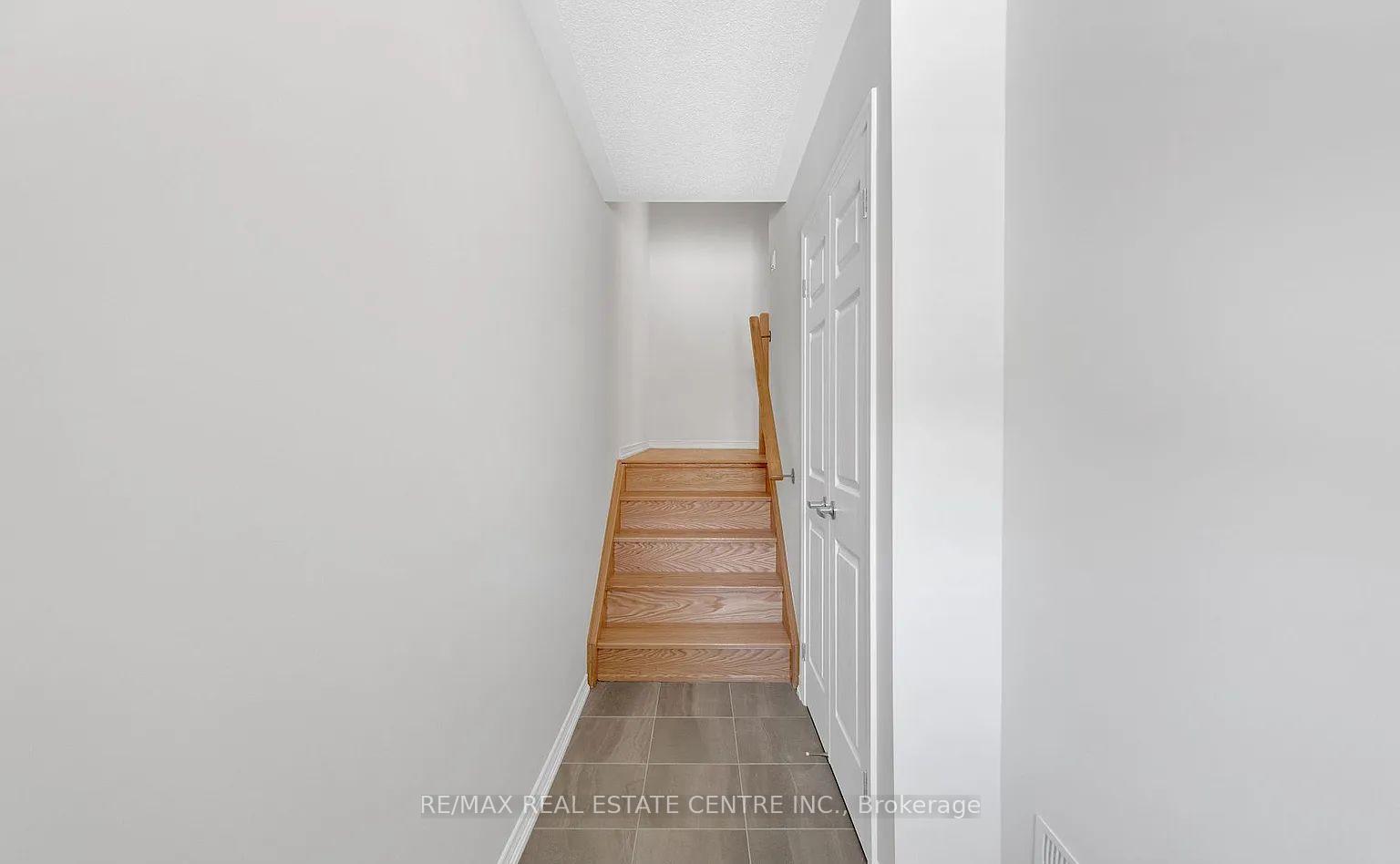 Photo 5 of 302 Coronation Road, Whitby, Rural Whitby — HOMEH