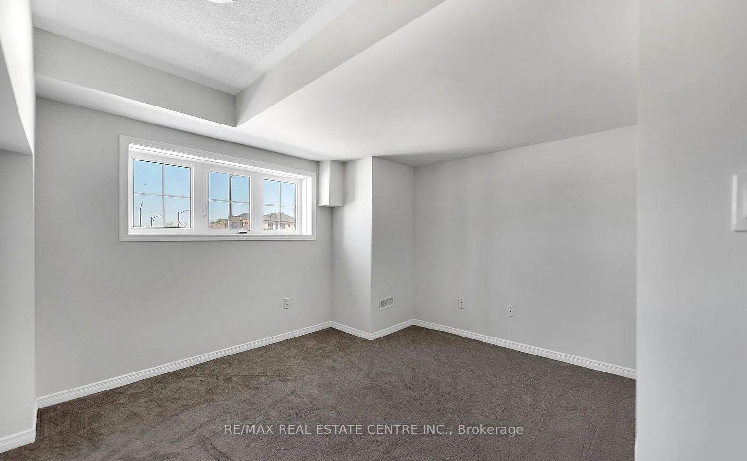 Photo 10 of 302 Coronation Road, Whitby, Rural Whitby — HOMEH