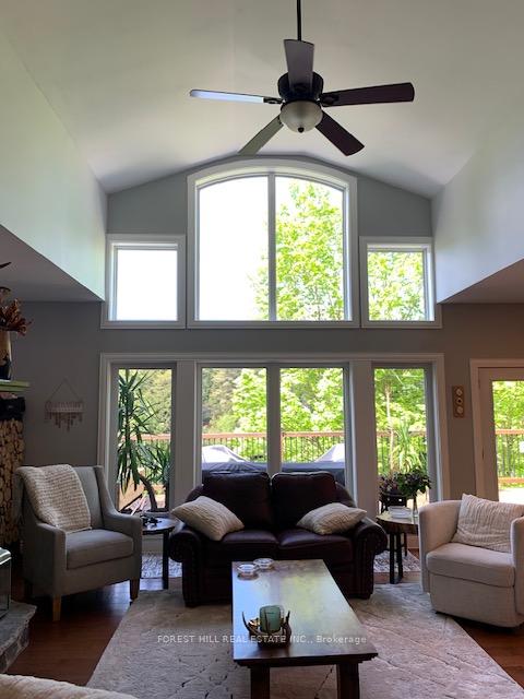 Photo 2 of 12 Cardinal Court, McKellar — HOMEH
