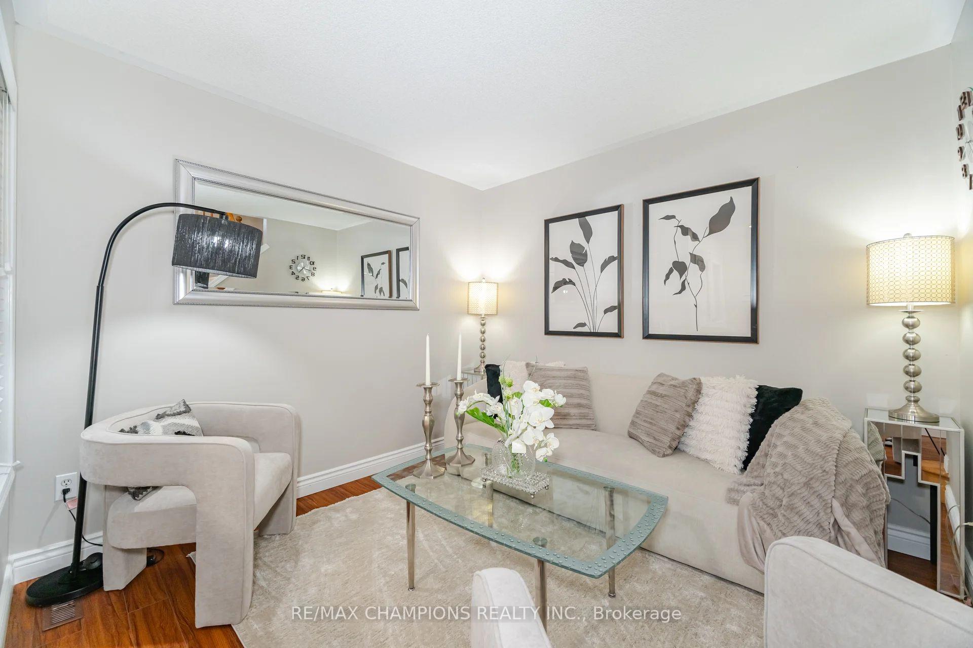 Photo 3 of 41 Garibaldi Drive, Brampton, Fletcher's Meadow — HOMEH