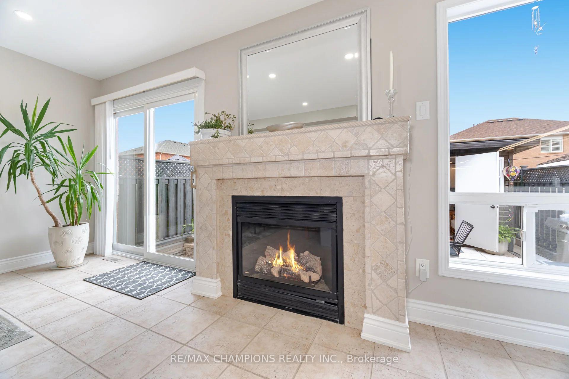 Photo 12 of 41 Garibaldi Drive, Brampton, Fletcher's Meadow — HOMEH