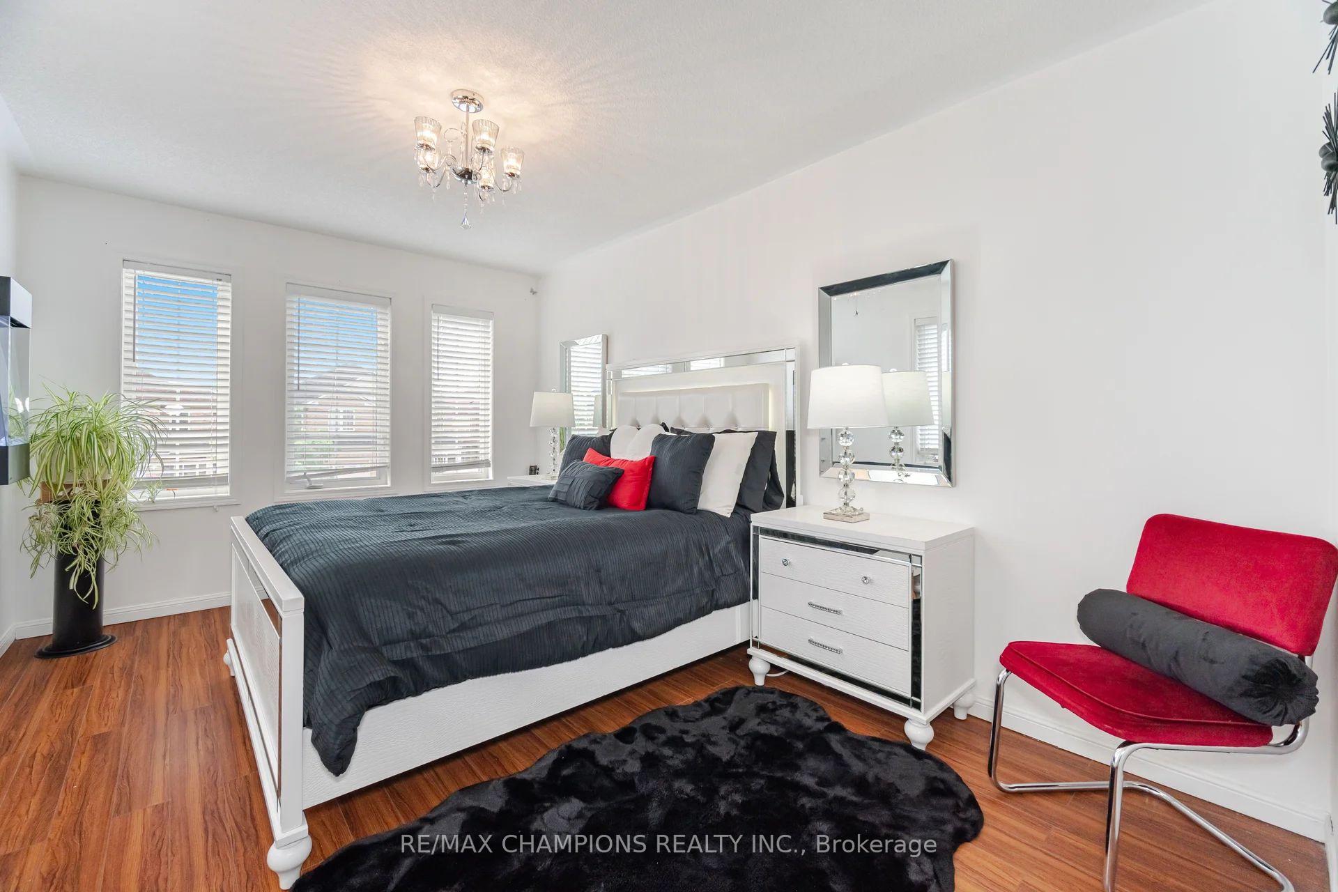 Photo 16 of 41 Garibaldi Drive, Brampton, Fletcher's Meadow — HOMEH