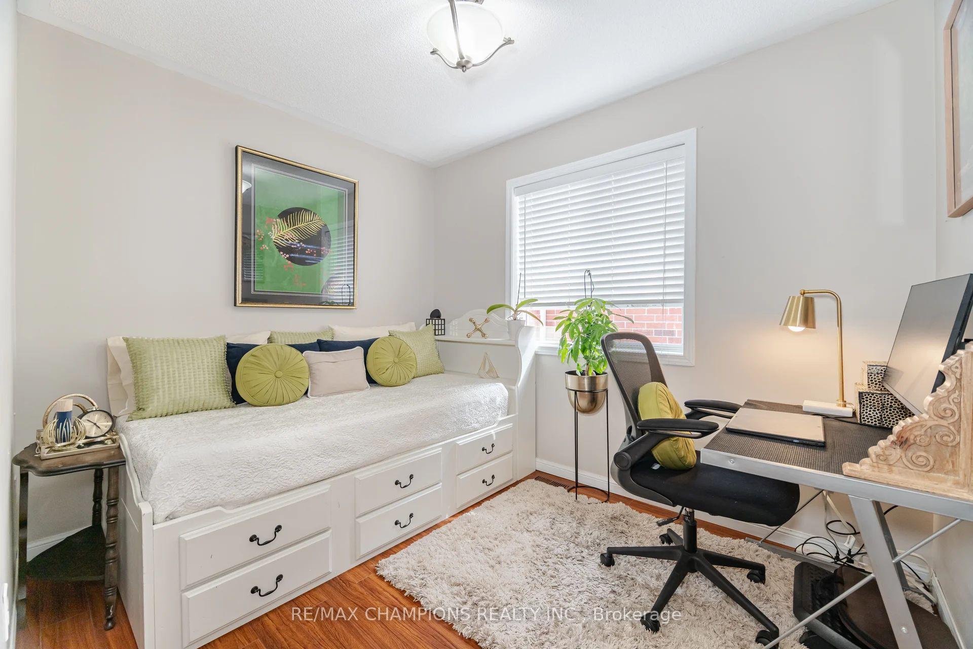 Photo 17 of 41 Garibaldi Drive, Brampton, Fletcher's Meadow — HOMEH