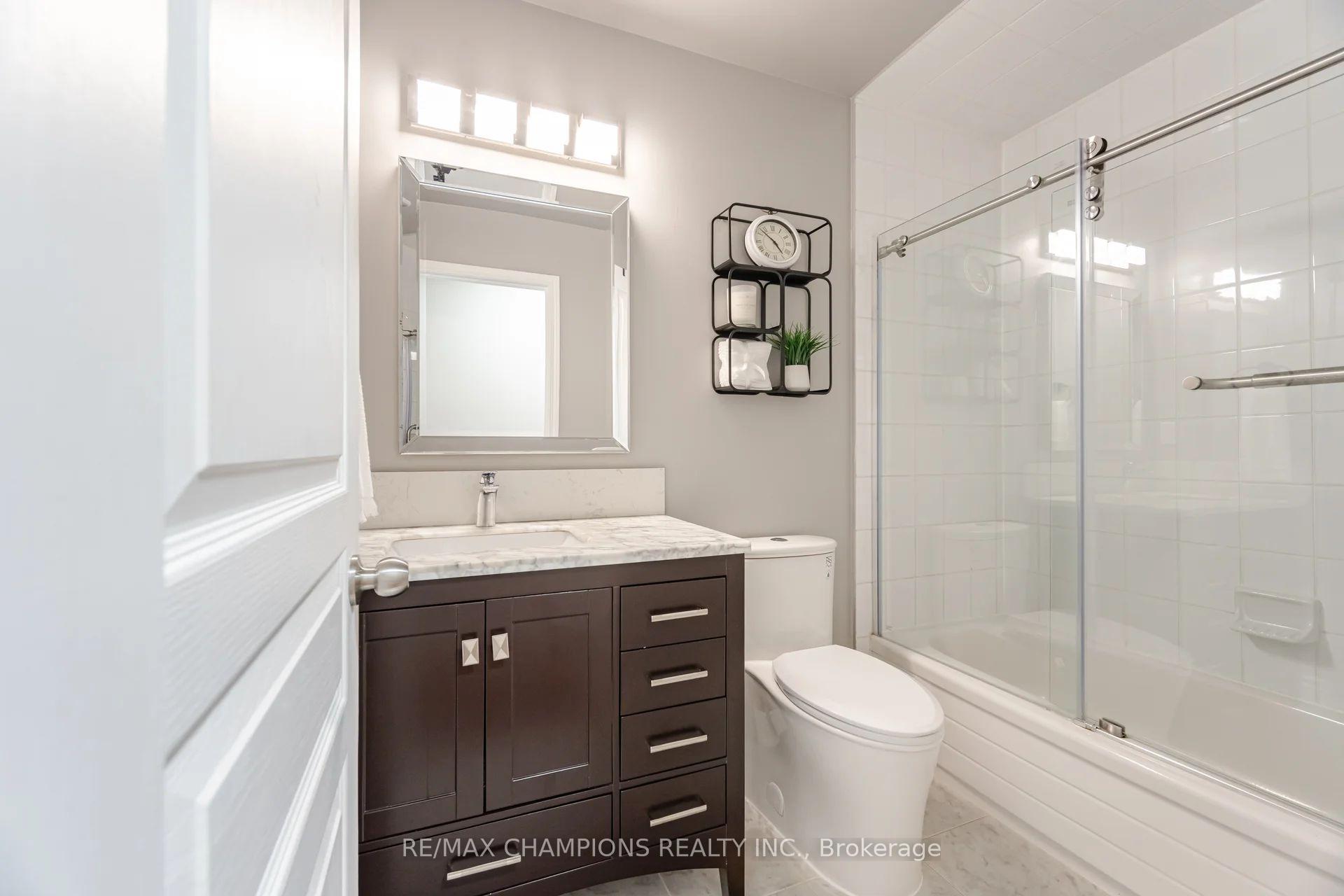 Photo 21 of 41 Garibaldi Drive, Brampton, Fletcher's Meadow — HOMEH