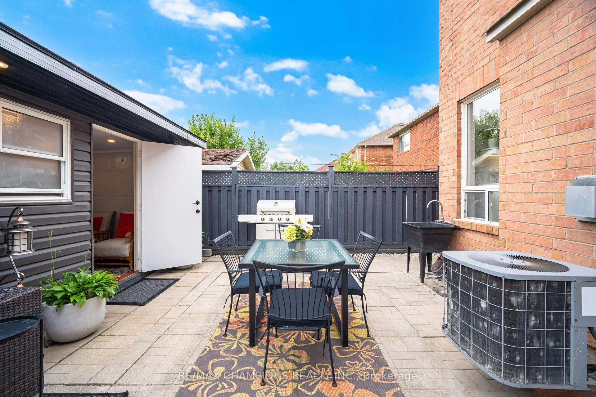 Photo 23 of 41 Garibaldi Drive, Brampton, Fletcher's Meadow — HOMEH