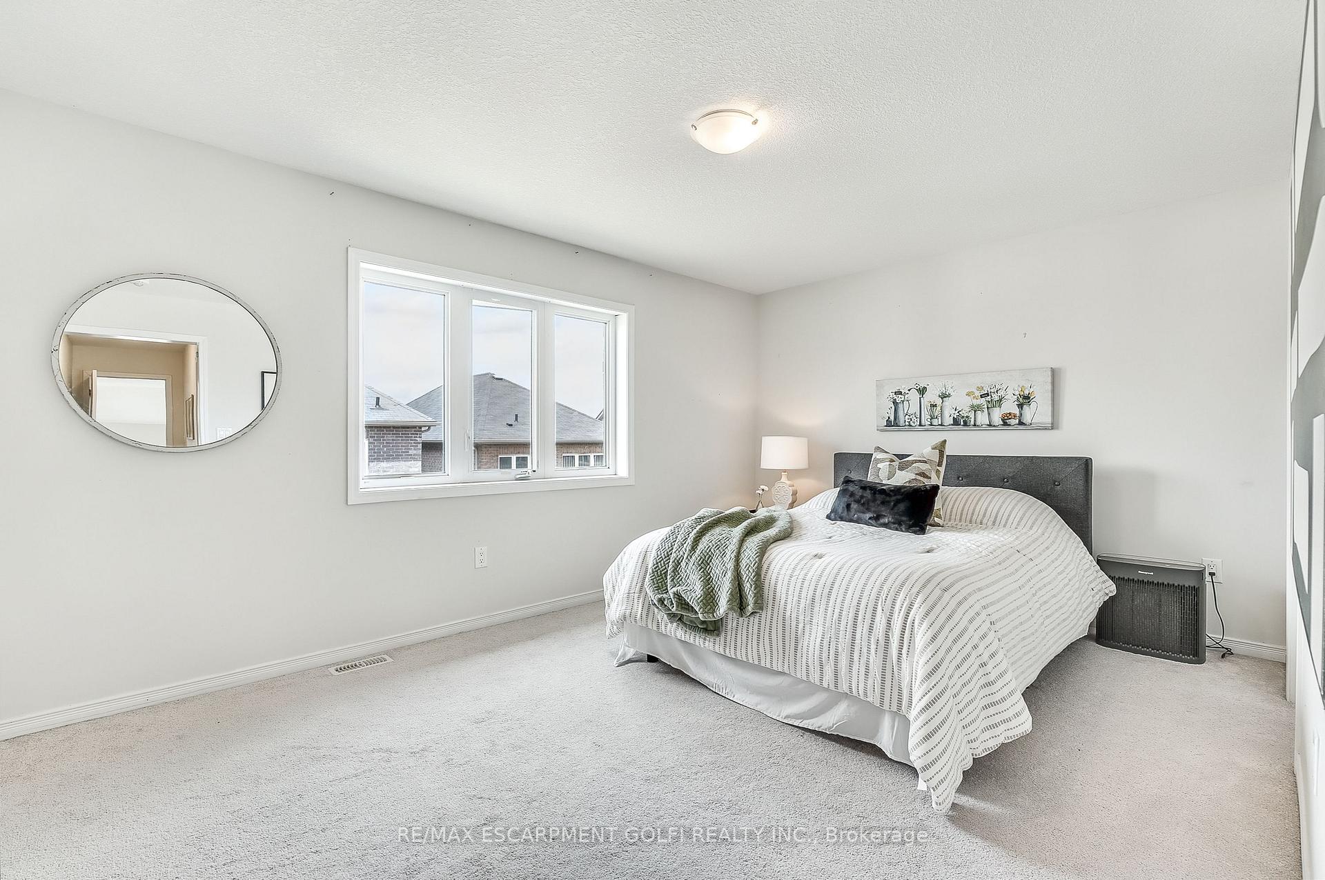 Photo 23 of 41 Sumac Drive, Haldimand — HOMEH