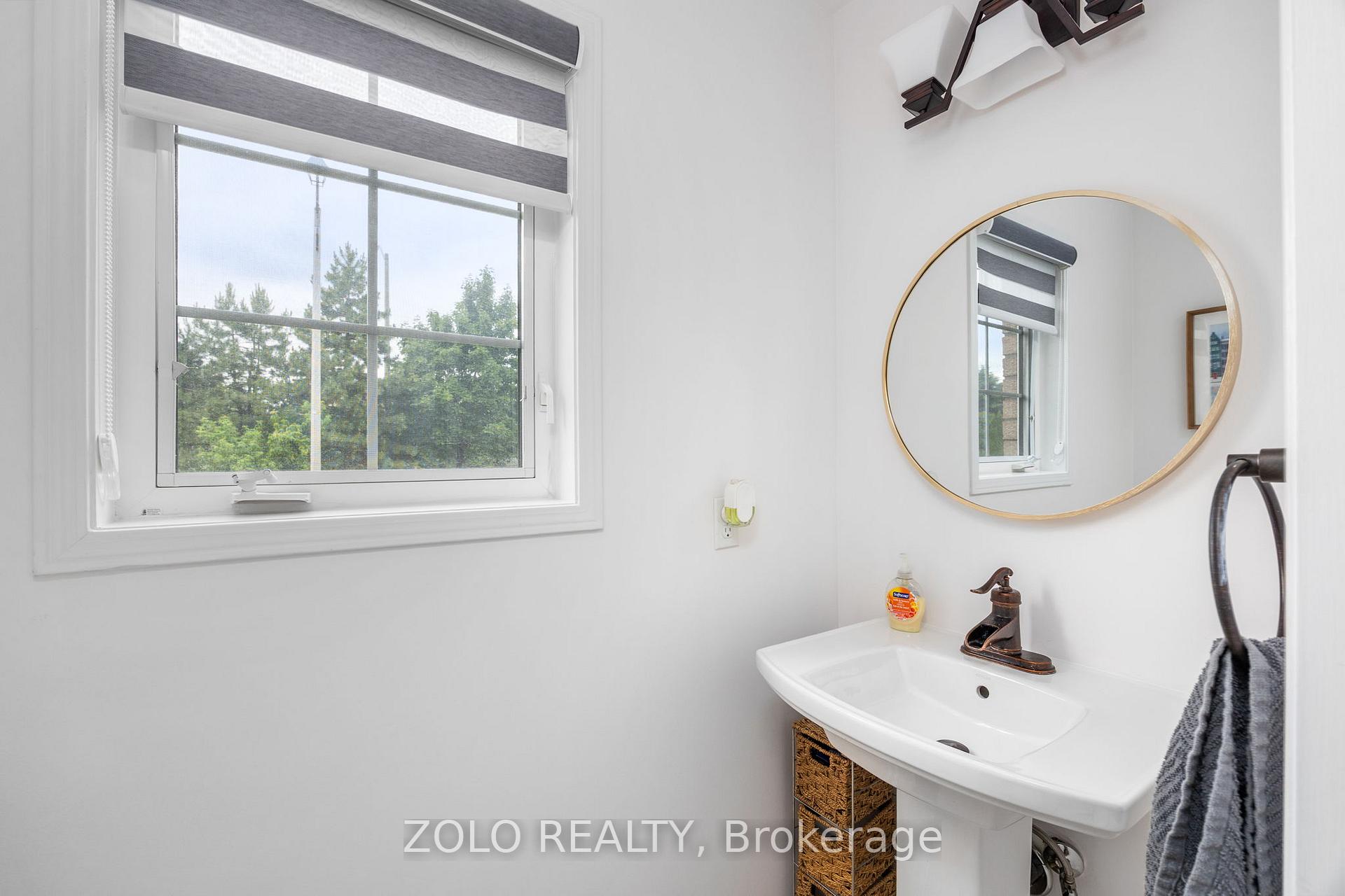 Photo 3 of 79 Crystalview Crescent S, Brampton, Bram East — HOMEH