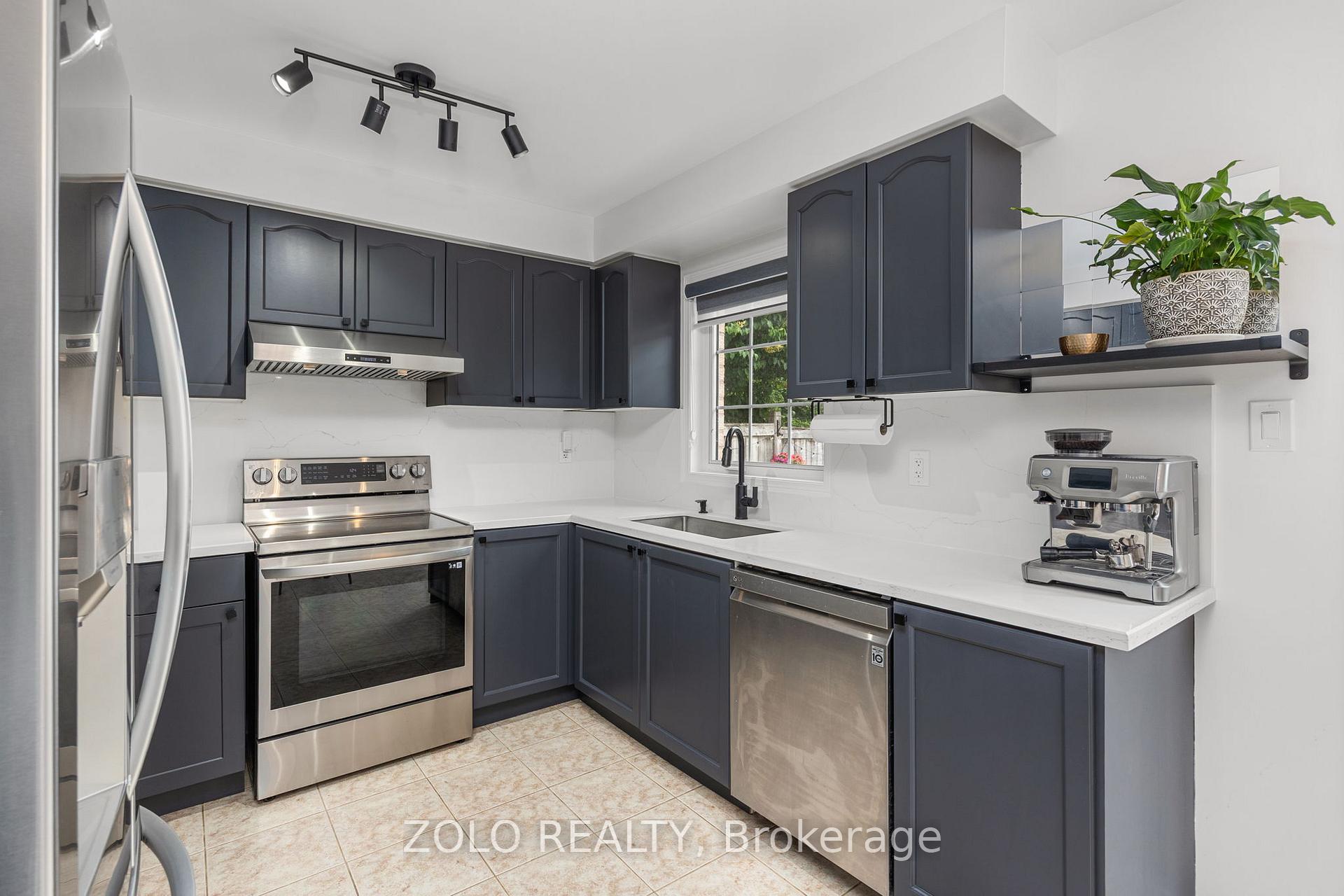 Photo 11 of 79 Crystalview Crescent S, Brampton, Bram East — HOMEH