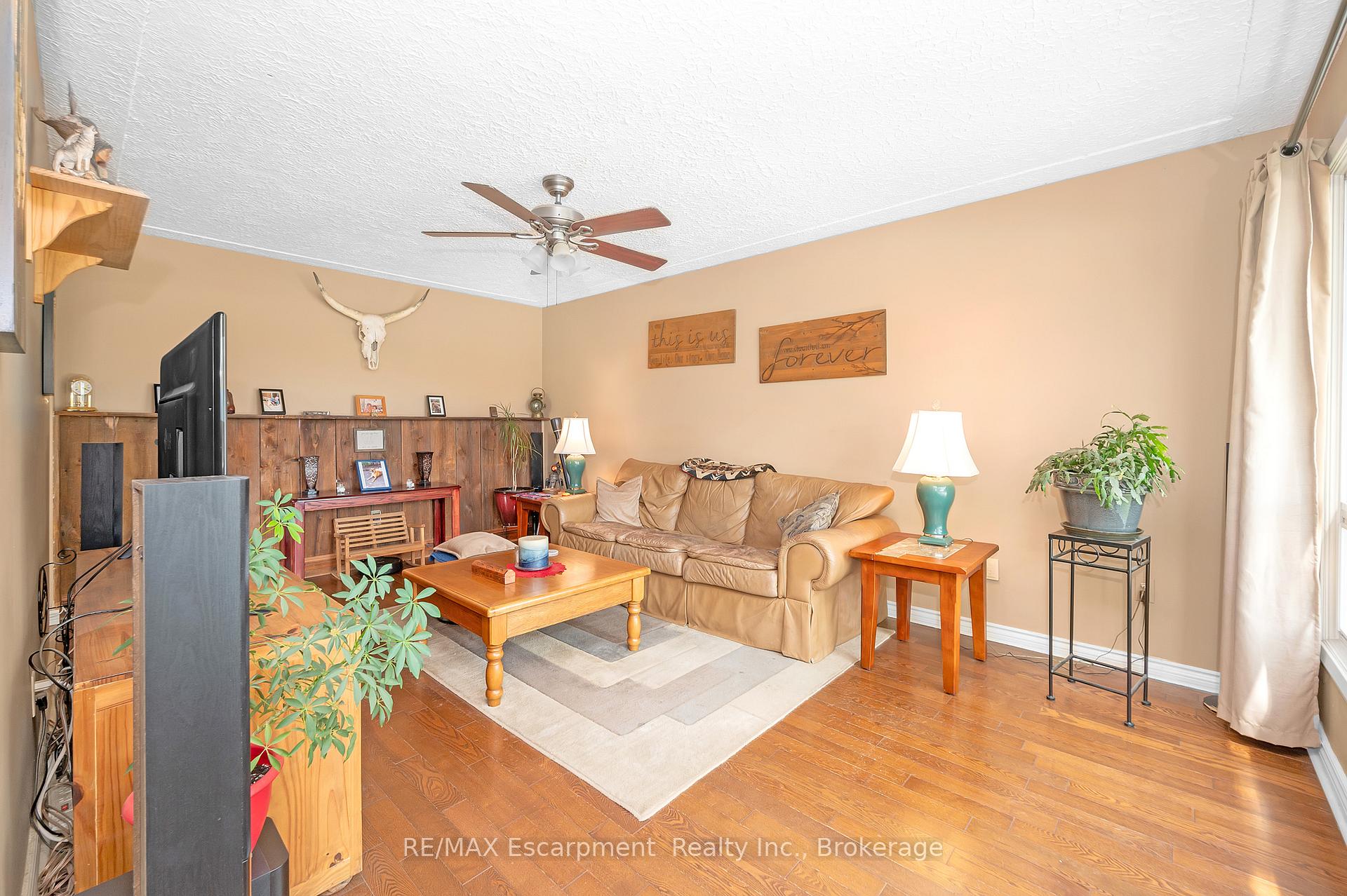 Photo 2 of 267 Winona Road, Hamilton, Winona — HOMEH