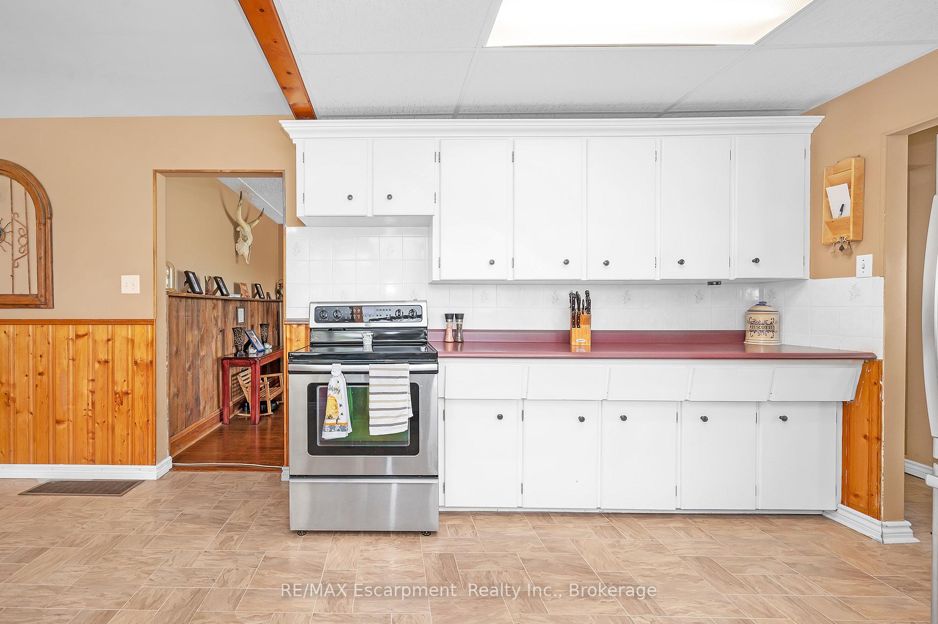 Photo 10 of 267 Winona Road, Hamilton, Winona — HOMEH