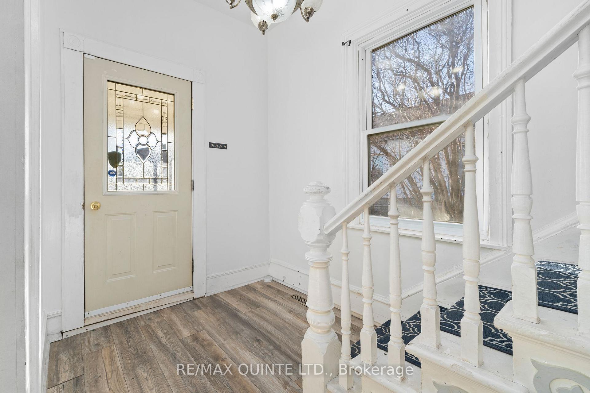 Photo 3 of 210 Station Street, Belleville, Belleville Ward — HOMEH
