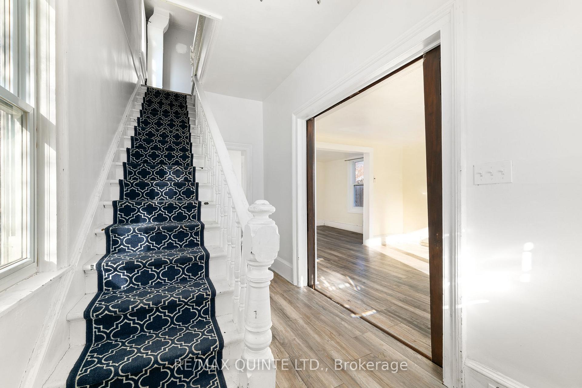 Photo 4 of 210 Station Street, Belleville, Belleville Ward — HOMEH