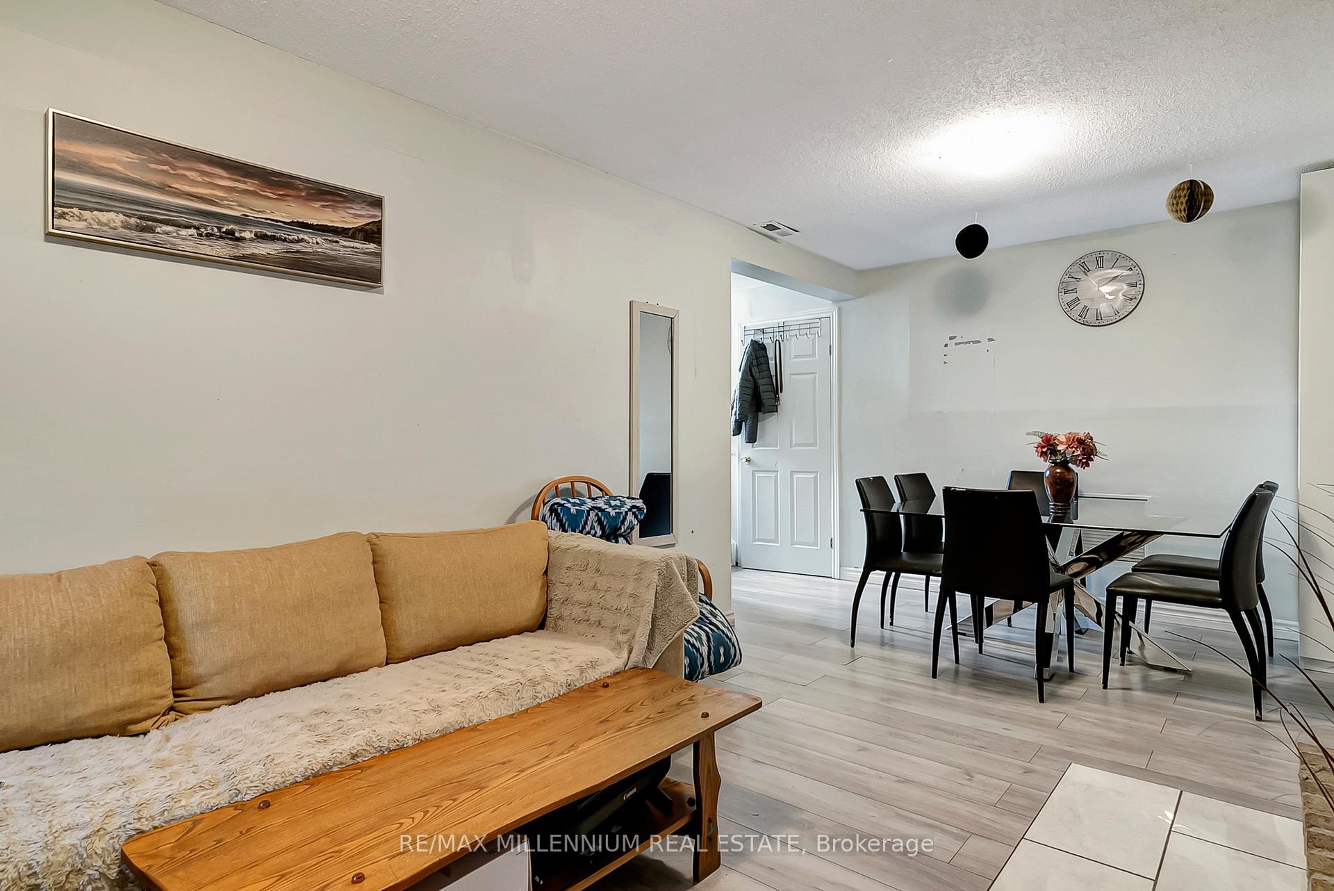 Photo 10 of 286 Driftwood Drive, Kitchener — HOMEH