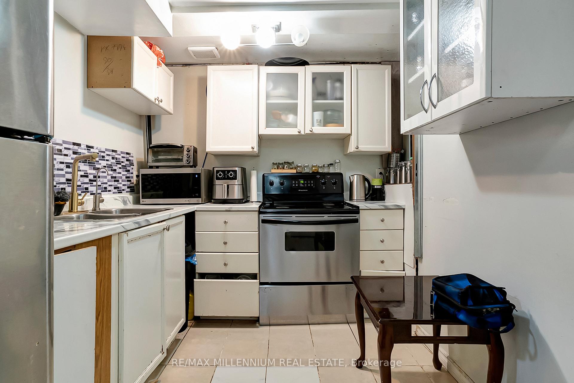 Photo 16 of 286 Driftwood Drive, Kitchener — HOMEH