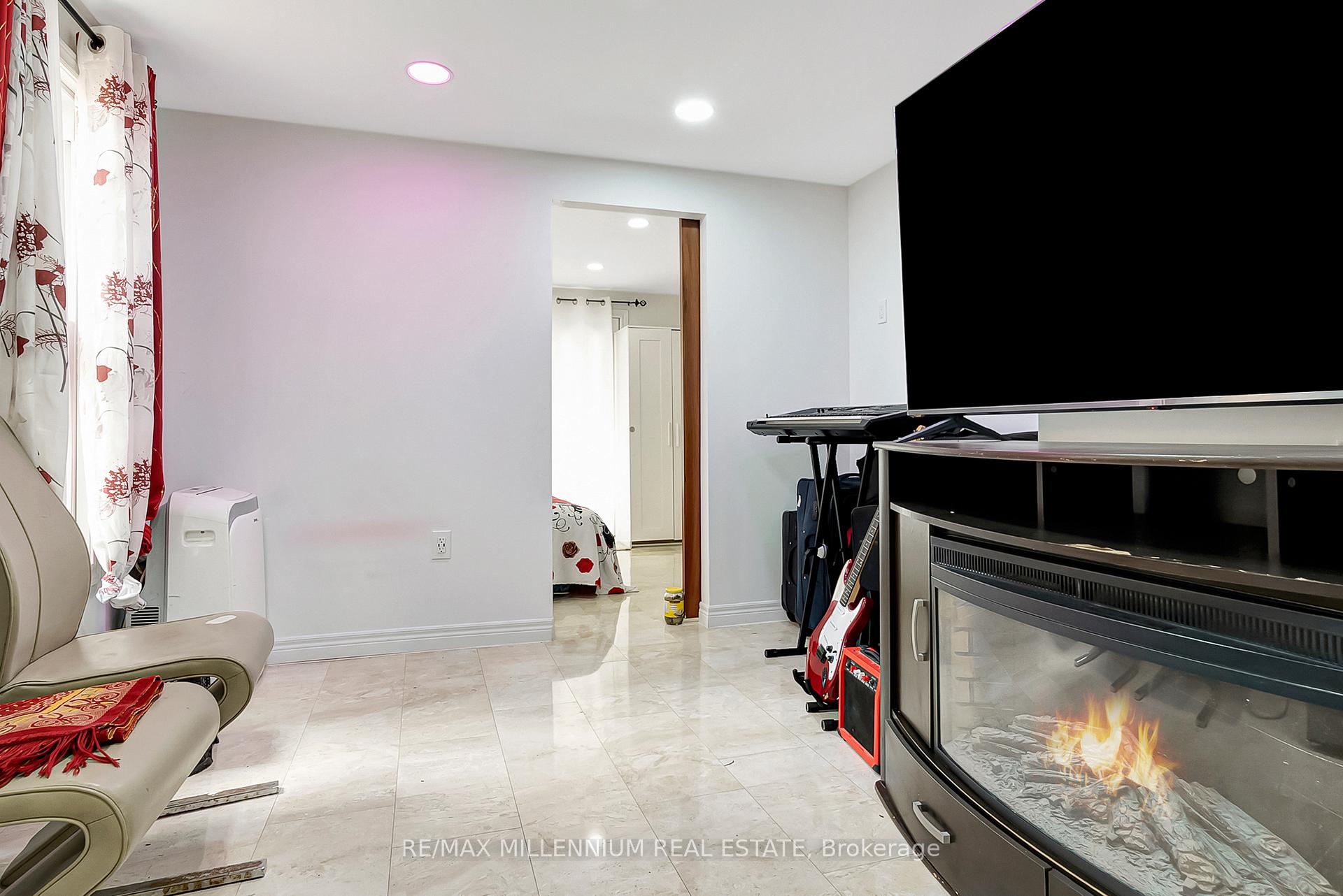 Photo 14 of 286 Driftwood Drive, Kitchener — HOMEH