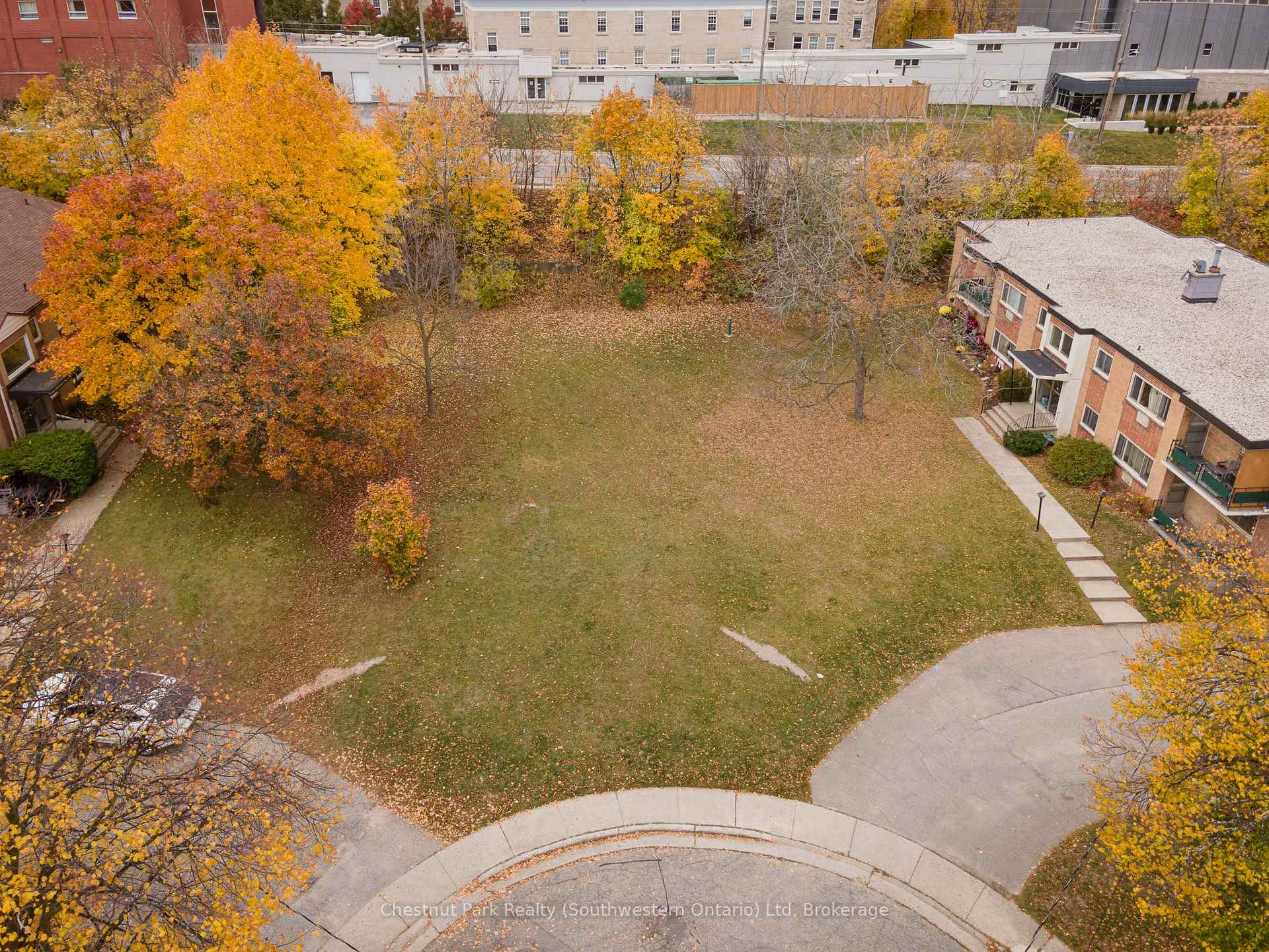 Photo 2 of 106 Sunnylea Crescent, Guelph, General Hospital — HOMEH