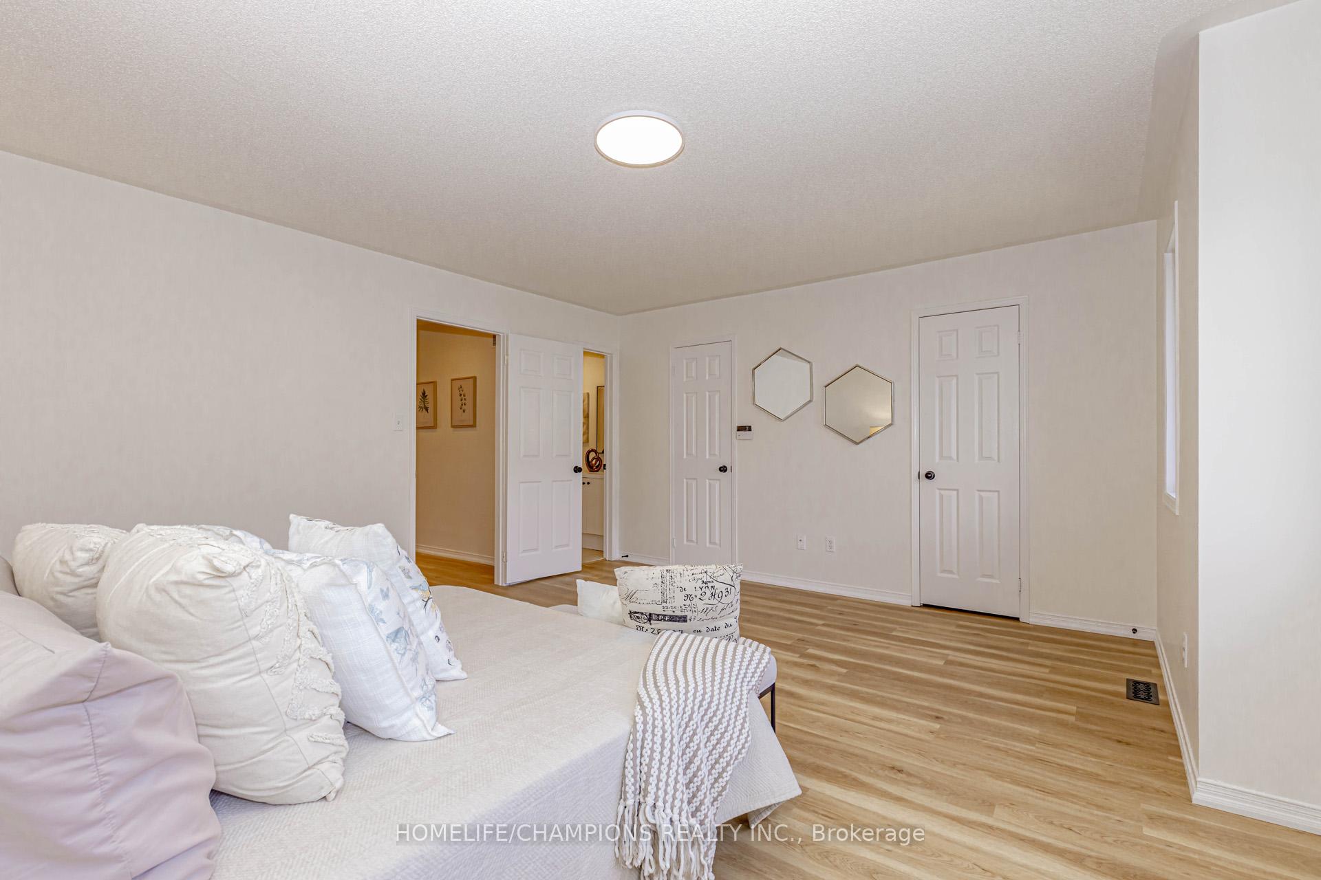 Photo 10 of 27 Tasker Crescent, Ajax, Central — HOMEH