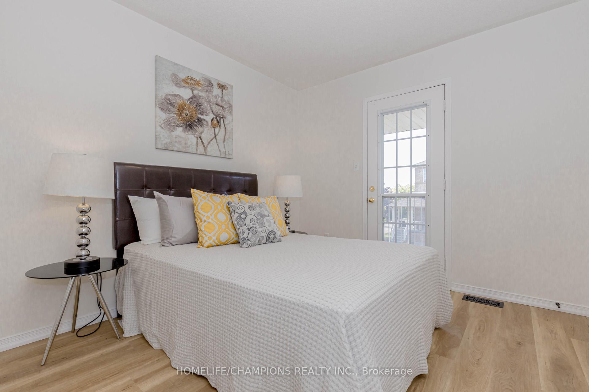 Photo 11 of 27 Tasker Crescent, Ajax, Central — HOMEH