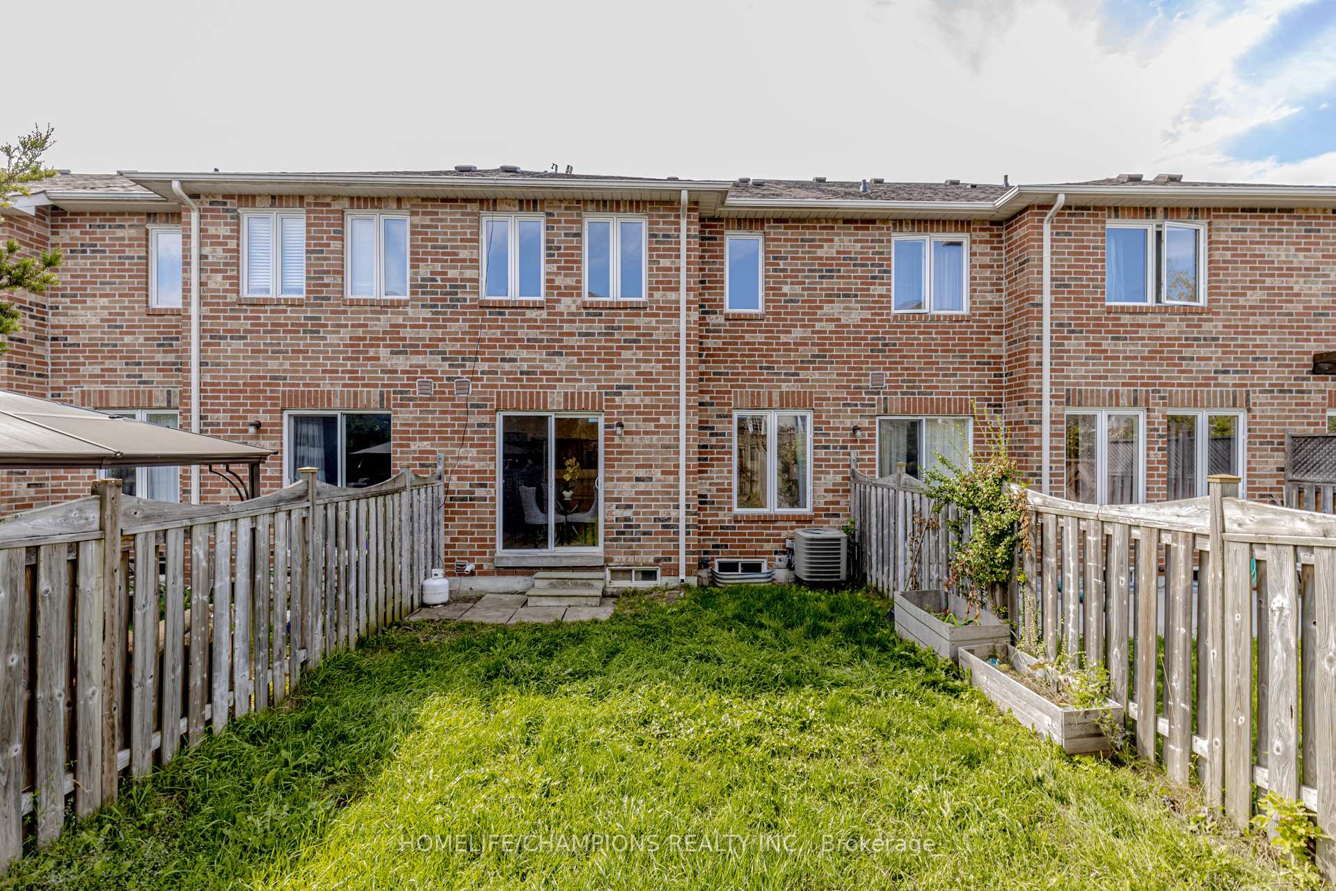 Photo 16 of 27 Tasker Crescent, Ajax, Central — HOMEH