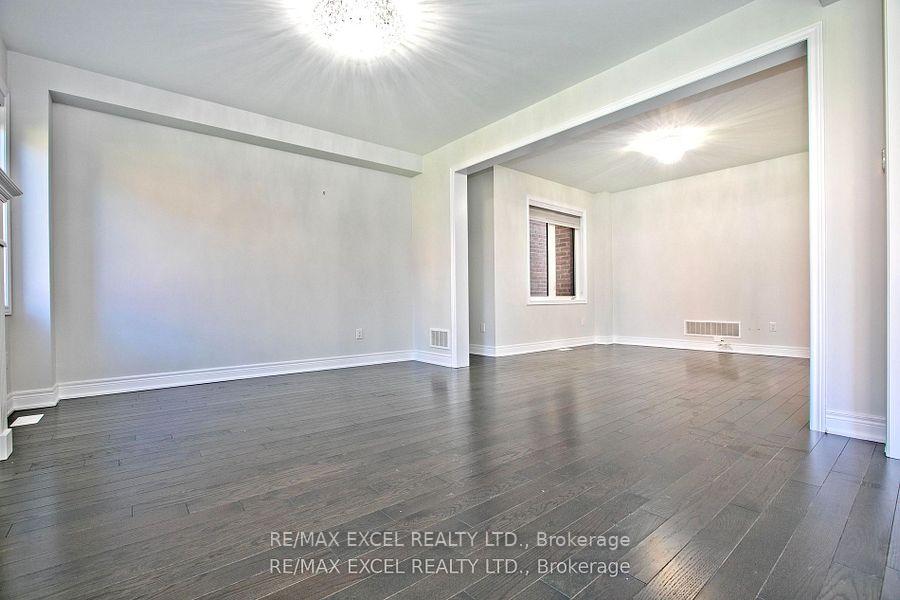 Photo 11 of 4 Yarl Drive, Markham, Middlefield — HOMEH