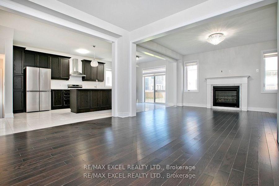 Photo 9 of 4 Yarl Drive, Markham, Middlefield — HOMEH