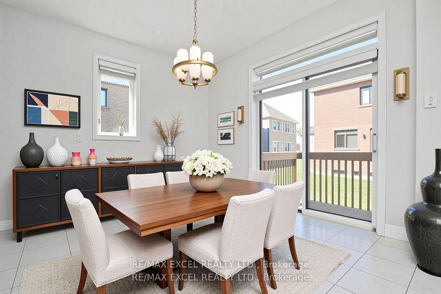 Photo 12 of 4 Yarl Drive, Markham, Middlefield — HOMEH