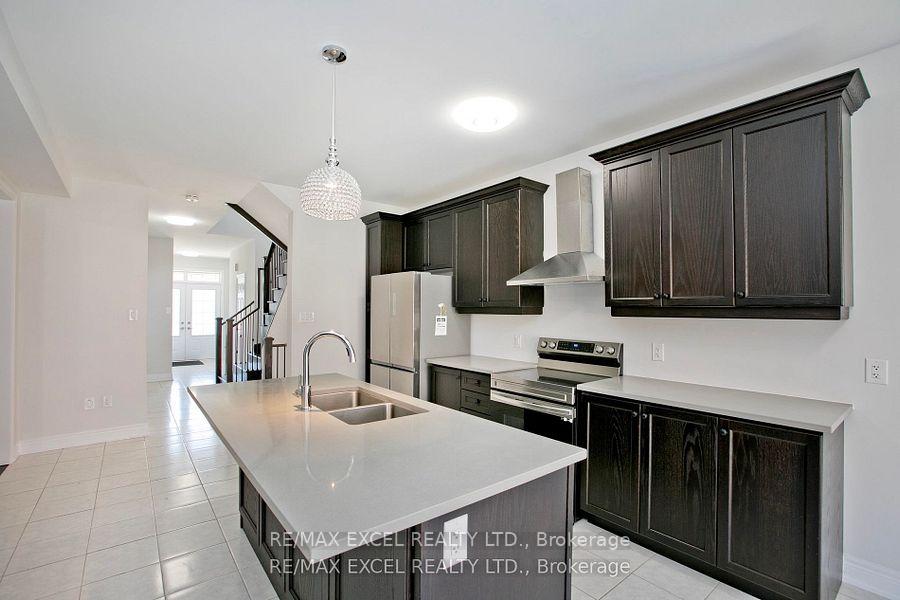 Photo 13 of 4 Yarl Drive, Markham, Middlefield — HOMEH