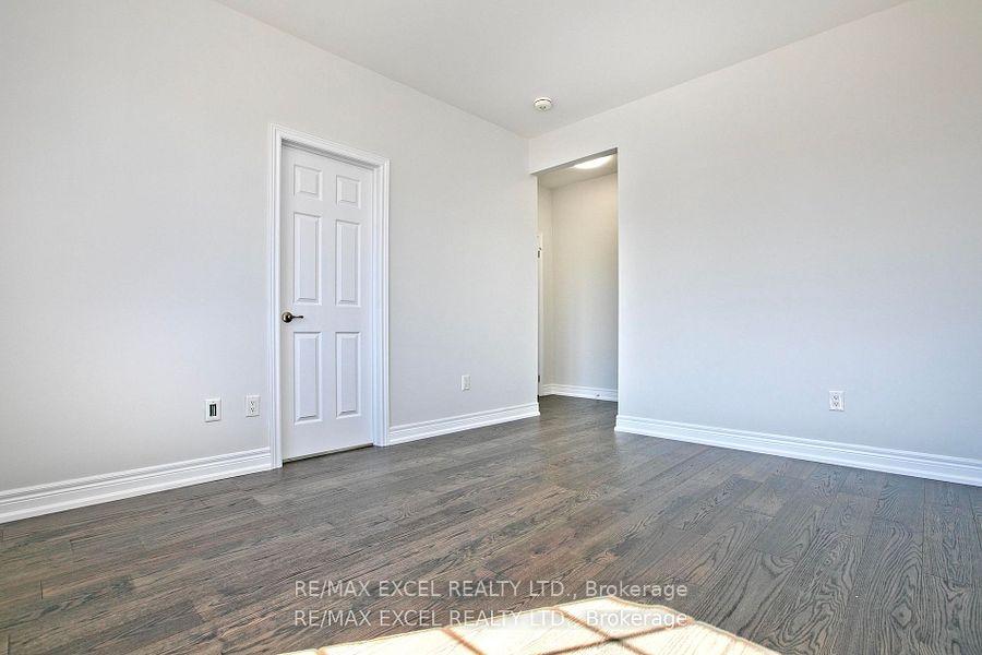 Photo 22 of 4 Yarl Drive, Markham, Middlefield — HOMEH