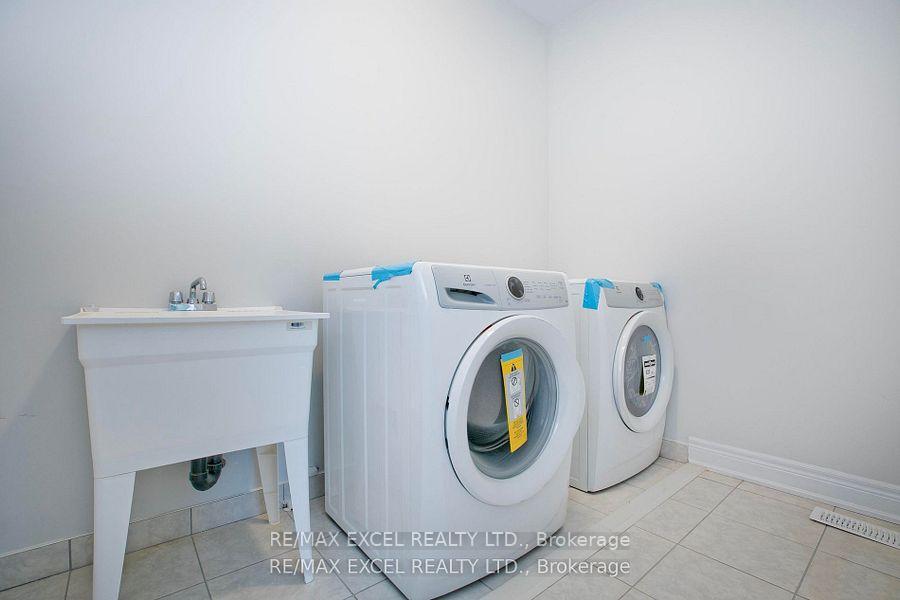 Photo 32 of 4 Yarl Drive, Markham, Middlefield — HOMEH