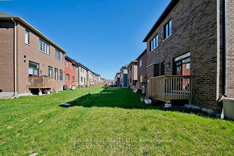 Photo 35 of 4 Yarl Drive, Markham, Middlefield — HOMEH