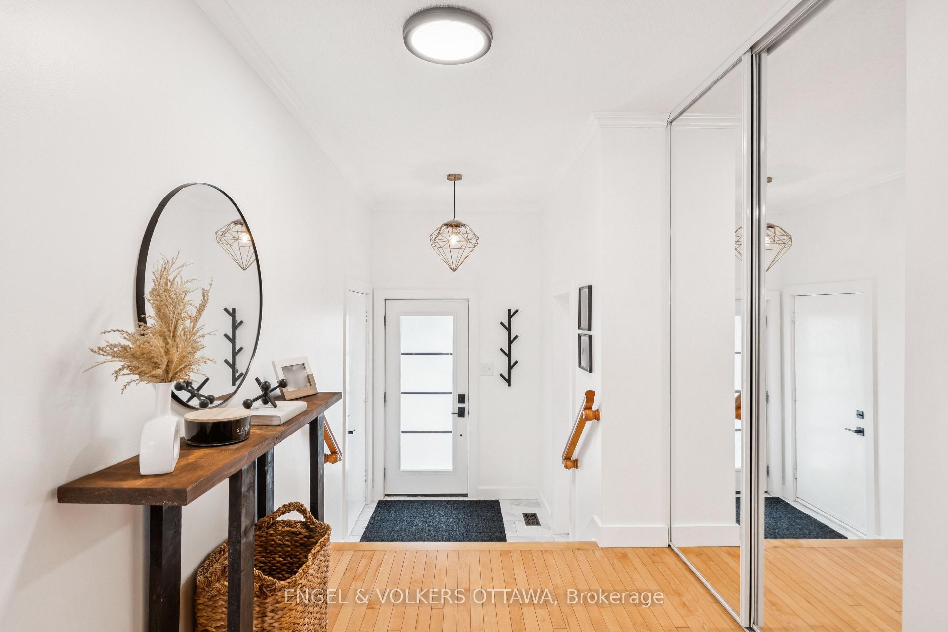 Photo 4 of 6285 Sablewood Place, Ottawa, Chapel Hill — HOMEH